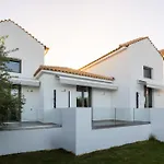Eneos Boutique Residences - Poolside & Garden Retreats Hotel *