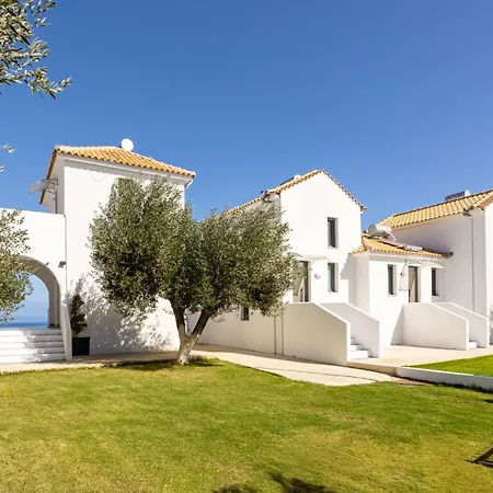 Eneos Boutique Residences - Poolside & Garden Retreats * Koróni