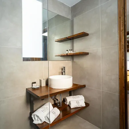 Eneos Boutique Residences - Poolside & Garden Retreats *