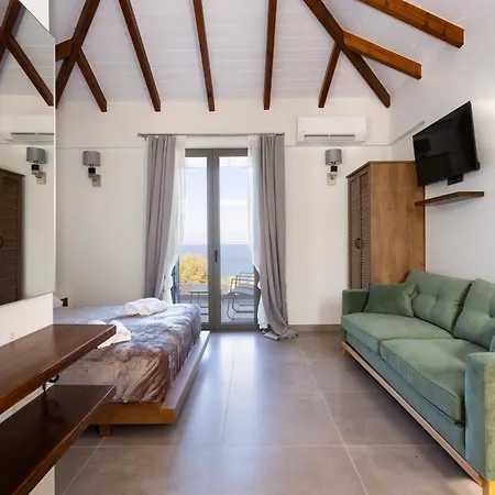 Hotel Eneos Boutique Residences - Poolside & Garden Retreats Koróni