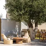 Eneos Boutique Residences - Poolside & Garden Retreats *