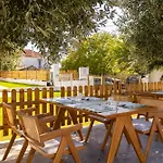 Szálloda Eneos Boutique Residences - Poolside & Garden Retreats Koróni