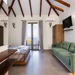 Szálloda Eneos Boutique Residences - Poolside & Garden Retreats Koróni