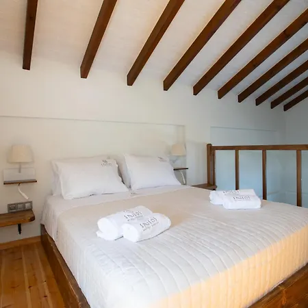 Eneos Boutique Residences - Poolside & Garden Retreats Koróni