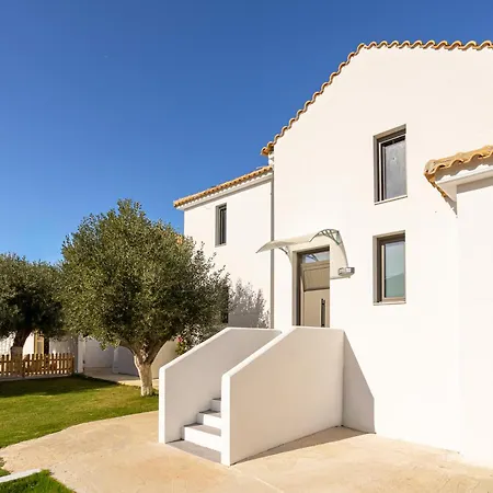 Eneos Boutique Residences - Poolside & Garden Retreats *