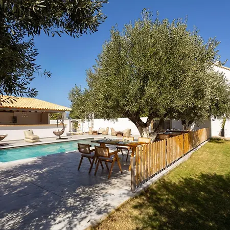 Ξενοδοχείο Eneos Boutique Residences - Poolside & Garden Retreats