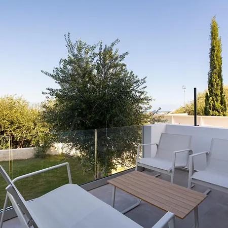 Eneos Boutique Residences - Poolside & Garden Retreats Ξενοδοχείο