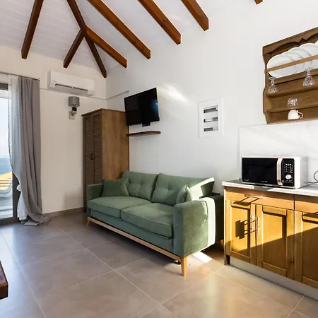 Eneos Boutique Residences - Poolside & Garden Retreats Koróni