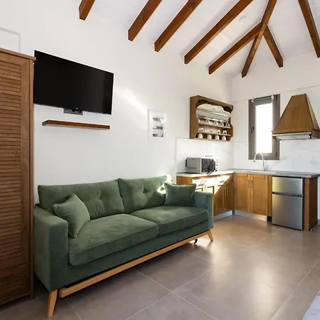 Eneos Boutique Residences - Poolside & Garden Retreats * Koróni