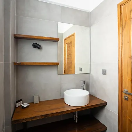Hotel Eneos Boutique Residences - Poolside & Garden Retreats *