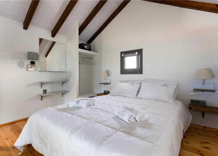 Eneos Boutique Residences - Poolside & Garden Retreats * Koróni