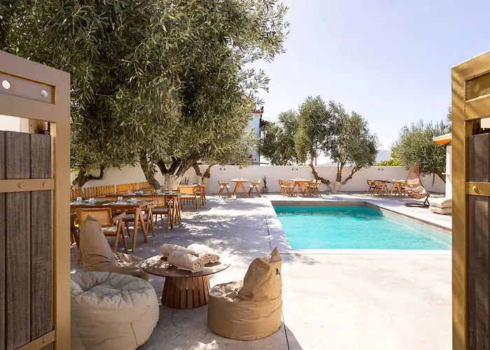 Eneos Boutique Residences - Poolside & Garden Retreats Hotel Koróni