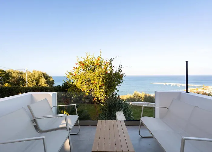 Hotel Eneos Boutique Residences - Poolside & Garden Retreats *