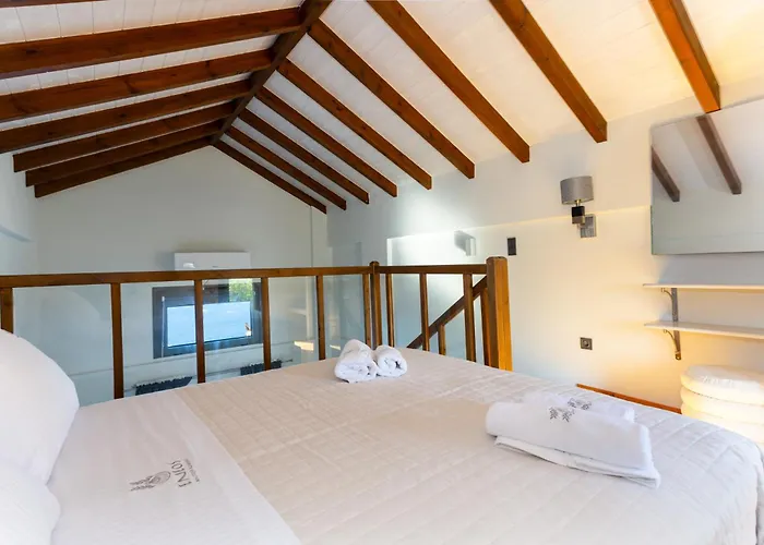 Hotel Eneos Boutique Residences - Poolside & Garden Retreats *