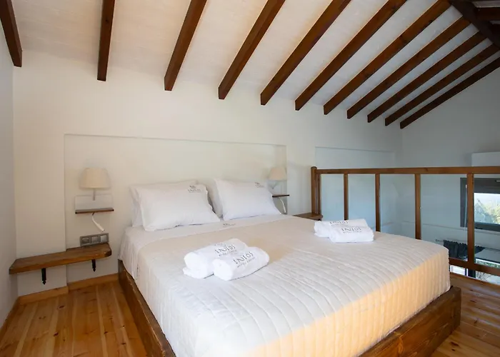 Eneos Boutique Residences - Poolside & Garden Retreats Koróni
