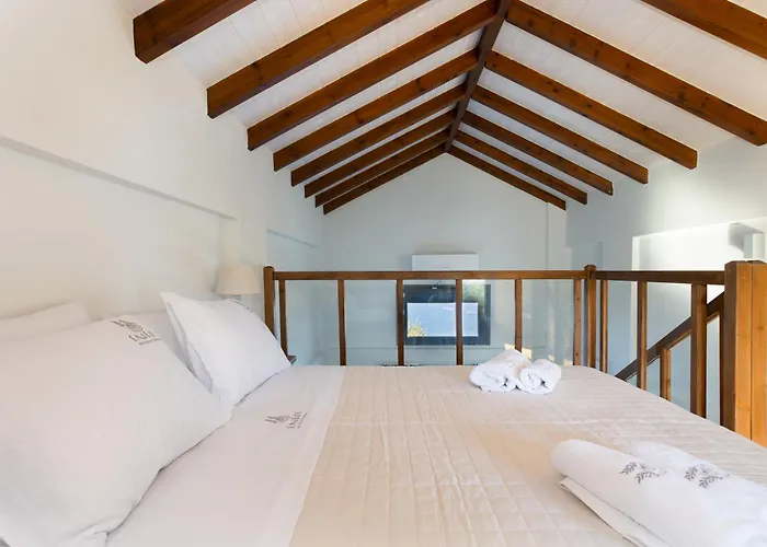 Hotel Eneos Boutique Residences - Poolside & Garden Retreats *