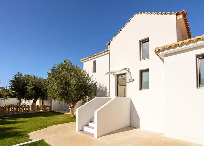 Eneos Boutique Residences - Poolside & Garden Retreats *