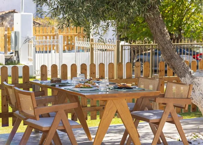 Eneos Boutique Residences - Poolside & Garden Retreats