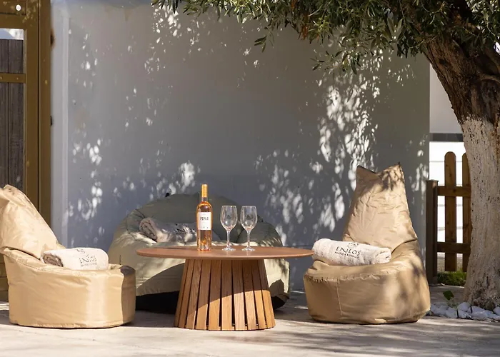 Eneos Boutique Residences - Poolside & Garden Retreats Hotel *