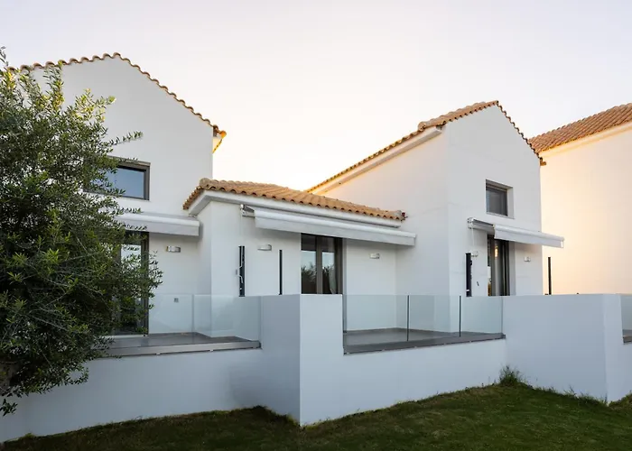 Eneos Boutique Residences - Poolside & Garden Retreats Hotel *