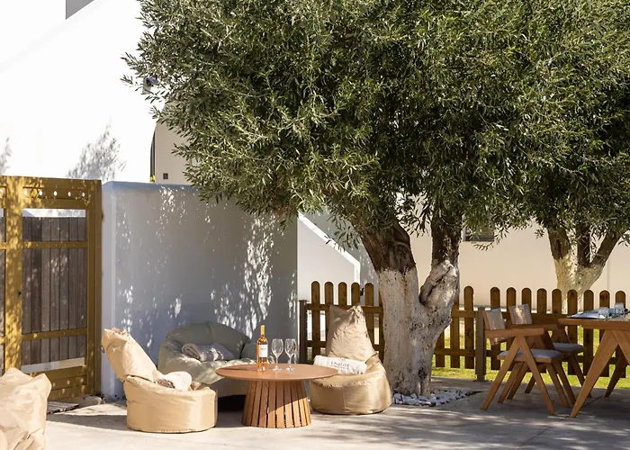 Eneos Boutique Residences - Poolside & Garden Retreats Hotel Koróni