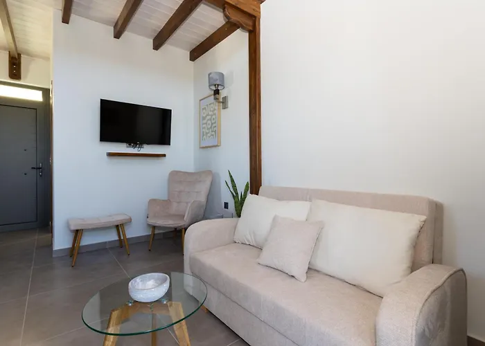 Eneos Boutique Residences - Poolside & Garden Retreats Hotel *