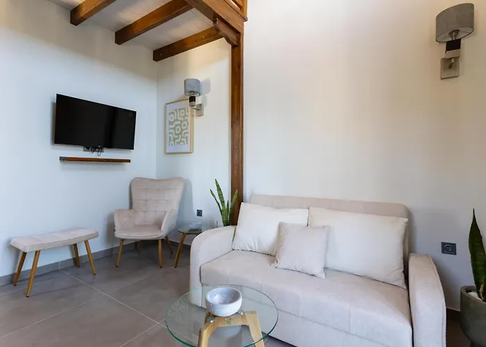 Eneos Boutique Residences - Poolside & Garden Retreats Hotel Koróni