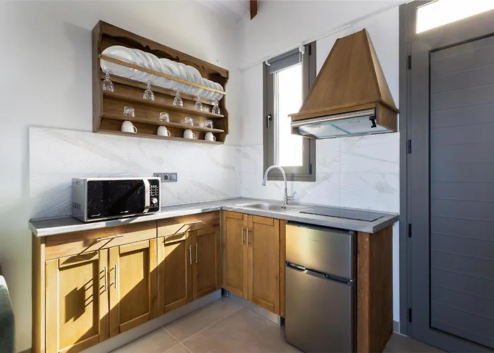 Eneos Boutique Residences - Poolside & Garden Retreats Koroni (Messinia)