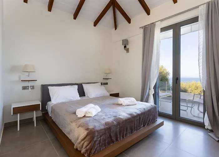 Eneos Boutique Residences - Poolside & Garden Retreats Koroni (Messinia)