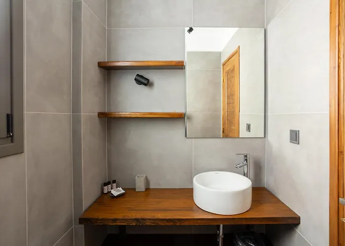 Eneos Boutique Residences - Poolside & Garden Retreats *