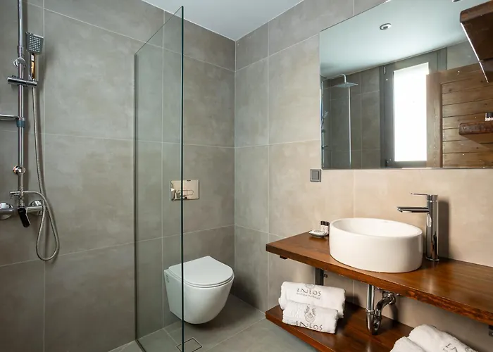 Eneos Boutique Residences - Poolside & Garden Retreats Hotel *